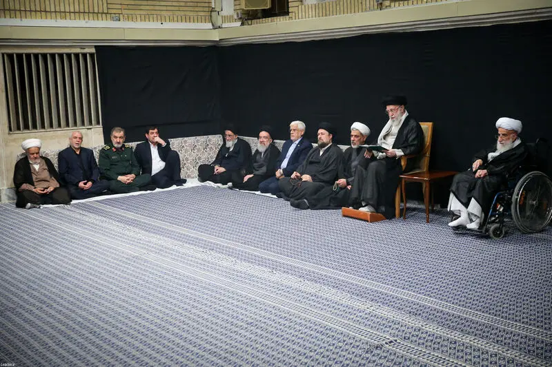 رهبر انقلاب حضرت آیت الله خامنه ای در مراسم بزرگداشت شهدای جنگ تحمیلی اخیر 7-5-1404