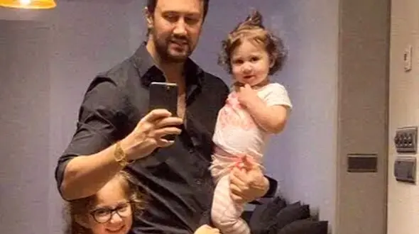 نگاهی به اتاق خواب شیک و لوکس دختران شاهرخ استخری و سپیده بزمی پور  در بلژیک/ انصافا سلیقه‌اش حرف نداره!