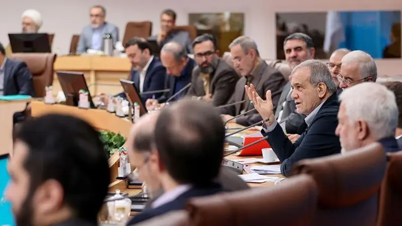 مسعود پزشکیان امروز( دوشنبه ۲۱ مهر ) در نشستی با استانداران سراسر کشور