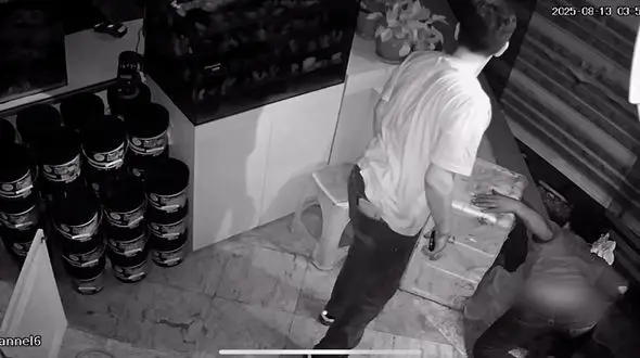 فیلم دزدی از آکواریم فروشی در نواب تهران / دزدها فقط ماهی ها را نبردند!