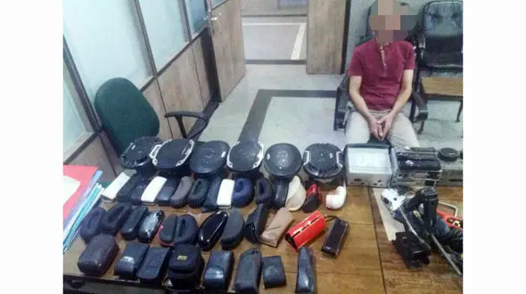 دستگیری سارق حرفه ای صادقیه / دزد جوان کلکسیون جا عینکی های سرقتی داشت +عکس