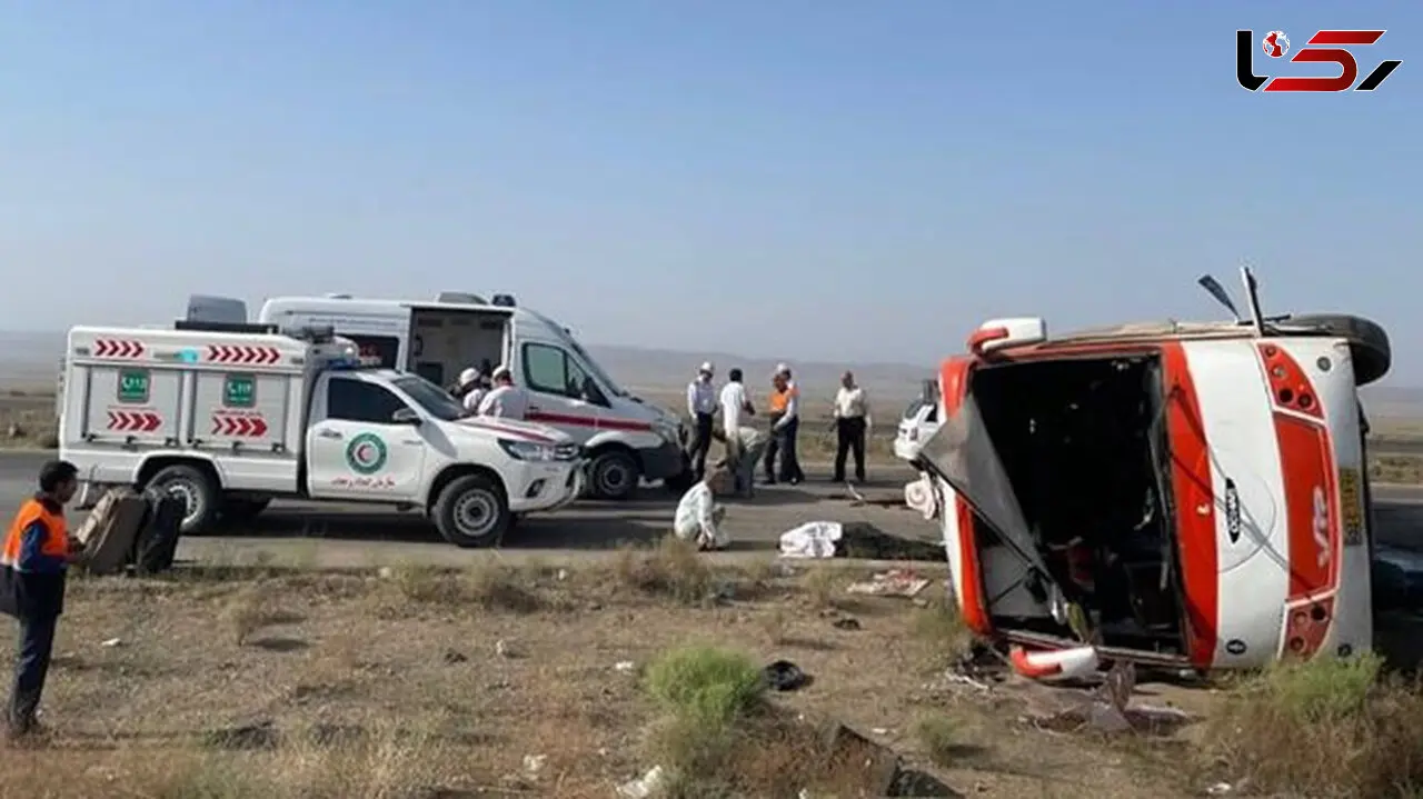 12 مصدوم در پی واژگونی اتوبوس / احتمال افزایش تعداد مصدومان