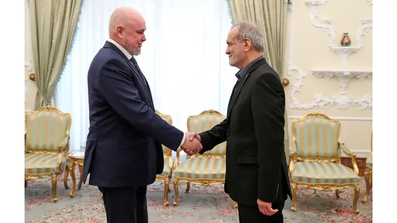 رئیس‌جمهور پزشکیان پیش از ظهر امروز چهارشنبه ۲۹ بهمن ۱۴۰۴، در دیدار با سرگئی سیویلف، وزیر انرژی فدراسیون روسیه و هیأت همراه