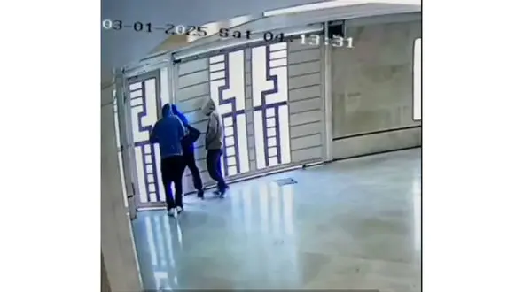 سرقت منزل در محله آجودانیه تهران توسط سارقان هودی پوش