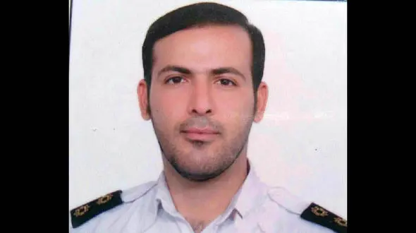 پلیس فداکاری دخترک را از خانه آتشین نجات داد/گفت و گو با مامور راهور+ عکس 