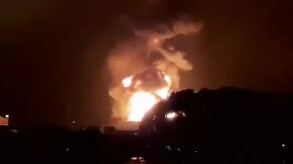 فیلم آتش سوزی مهیب در پالایشگاه نفت