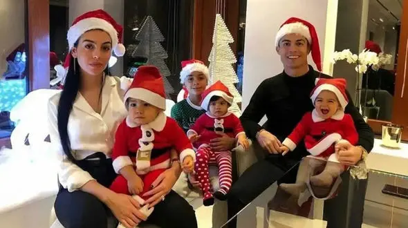 حالا و هوای خانه کریستیانو رونالدو و نامزدش در شب کریسمس 