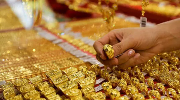 کاهش شدید قیمت طلا و سکه /  دلار هم عقب‌نشینی کرد