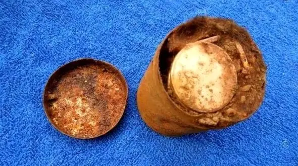 شوک کشف گنج: 150 سال تاریخ و طلا در پناه یک قوطی ساده!