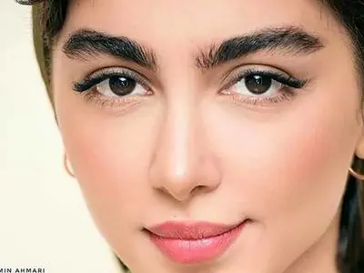 عکس / زیبایی استایل  سونیا حسینی، نیکای پایتخت در برابر عکاسان  / سبک بوهو با گوشواره های سرخپوستی