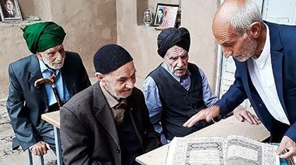 عکس باورنکردنی/ دیدار 3 همکلاسی پس از ۹۱ سال در یزد 