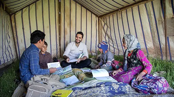 روایت تکاندهنده یک معلم از تدریس در مناطقی پر از سختی / چهارمحال و بختیاری + عکس