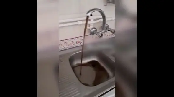 این آب است یا گل؟! + فیلم