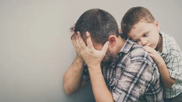 وحشت پسر 6 ساله از مادرش در کلانتری / پدر عاشق ناپدید شد + جزییات