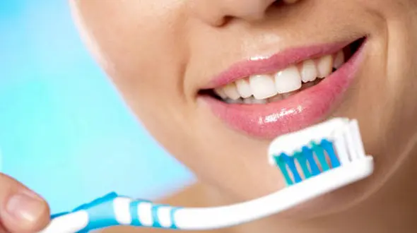 مدیریت گرسنگی کاذب با مسواک زدن