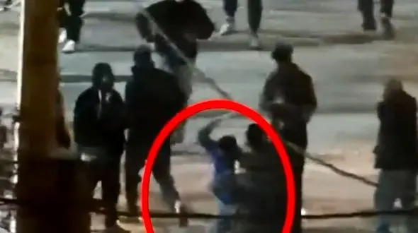 فیلم لحظه شهادت مدافع امنیت و اعترافات قاتل بعد بازداشت / چاقو را زدم به گلویش 