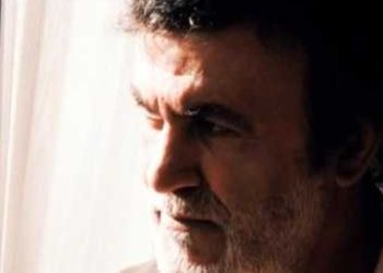 دانلود آواز باشکوه زنده یاد حبیب  / آهنگ  نگفتم
