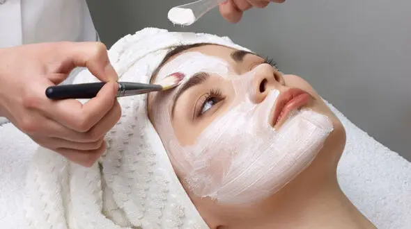 10 فایده پاکسازی پوست صورت برای سلامتی
