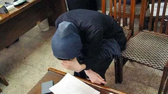 سرقت طلا در سعادت آباد توسط خانم نظافتچی / طلاها را در لباسش پنهان می کرد