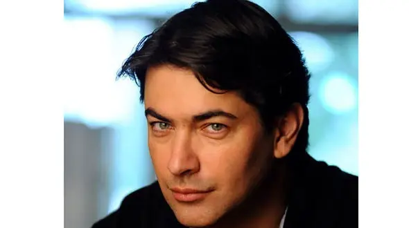 پارسا پیروزفر سَرَش را از ته تراشید؛ تغییر چهره بازیگر طنز قابل شناسایی نیست