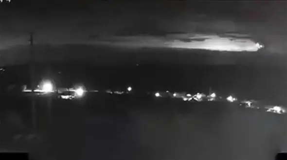  فیلم انفجارهای مرموز در آسمان ترکیه قبل از زلزله !