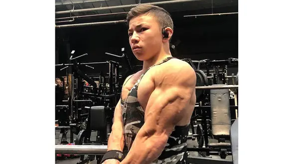 این نوجوان 17 ساله هرکول واقعی است / عکس‌های او بیش از یک میلیون نفر را حیرت زده می‌کند+ فیلم و عکس