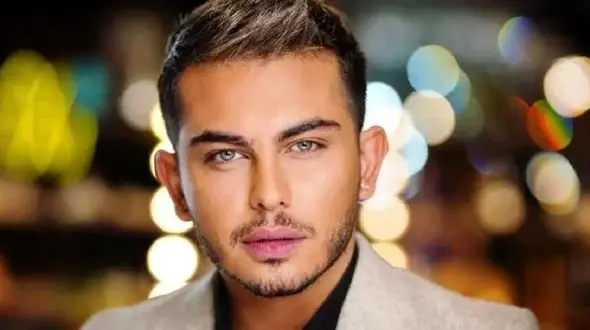 آواز احساسی؛ ارسلان قاسمی برا سگ پشمالوش با آهنگ روسی و کیک استیک تولد گرفت سگش رقصید ‍