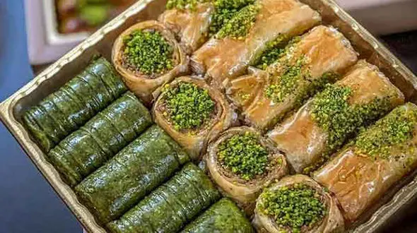 از باقلوای خونگی سه سوته تا کیک پسته ای 