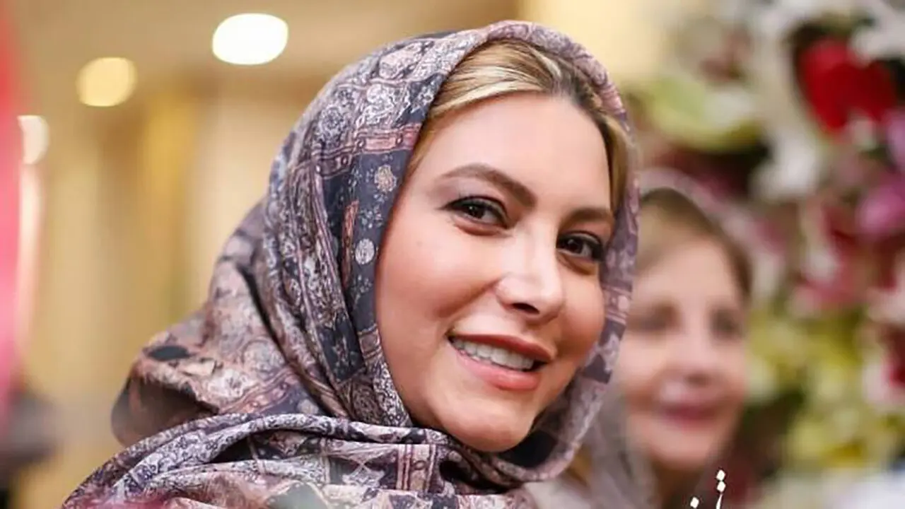 تزئین و برچسب های عجیب گوشی گران قیمت فریبا نادری + عکس 