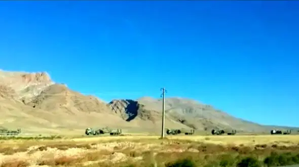 استقرار یگان‌های زرهی سپاه‌ پاسداران در مناطق مرزی آذربایجان+ فیلم