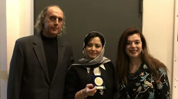 بازیگر زن ایرانی بهترین در یونان شد +عکس