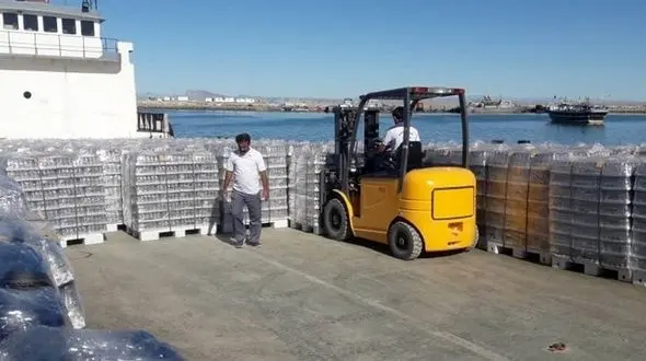 فروهر: سال گذشته 22 هزار تن آب معدنی از ایران صادر شد/ تولید آب معدنی به بحران های آبی دامن نمی زند