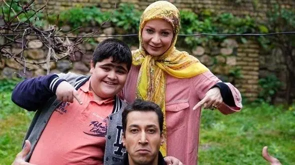 فیلم دلخوری بازیگر سریال پایتخت: محسن تنابنده با بی احترامی تمام پرتم کرد بیرون/ اصلا شما بگو جای بهروز دی کاپریو بیاد بازی کنه ! / خیلی دلخورم خیلی