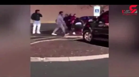 لحظه کتک خوردن زنی با شکم برآمده  در پارکینگ مجتمع تجاری+فیلم