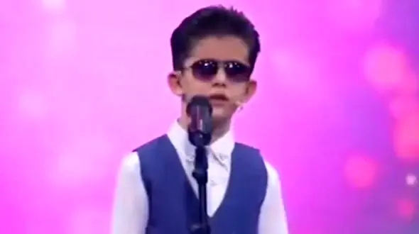 اجرای شگفت انگیز نوجوان نابینا در عصر جدید + فیلم