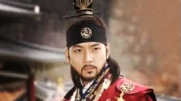 گلف بازی بازیگر افسانه “جومونگ” در زمین چمن ؛ ورزش و تفریح هنرمند محبوب