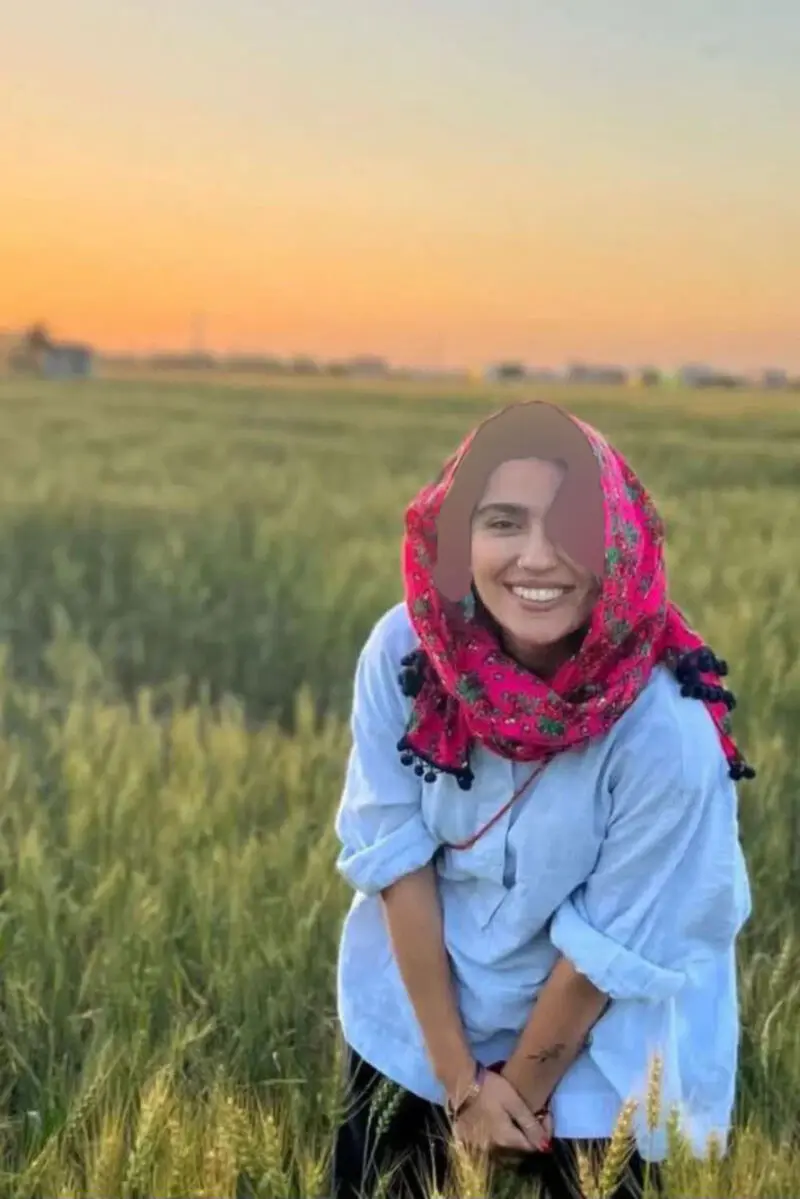 مونا کرمی 