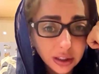 فیلم/ ترس شدید و گریه‌های نفیسه روشن در توضیح ماجرای دزدی/ خودم خونه بودم دزد یه لگد به در زد و دو تا مشت هم...