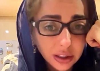 فیلم/ ترس شدید و گریه‌های نفیسه روشن در توضیح ماجرای دزدی/ خودم خونه بودم دزد یه لگد به در زد و دو تا مشت هم...