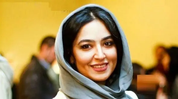 تصویر پربازدید از زوج خوش‌پوش سینما/ فریبا طالبی و همسرش که همه جا لباس های ست و شیک میپوشند این بار با لباسی از زمانهای دور همه رو غافلگیر کردن