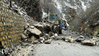 سقوط عجیب سنگ بزرگ در روستای دهبکر مهاباد + فیلم