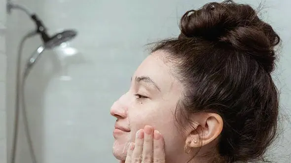 اشتباهات رایج در شستن صورت