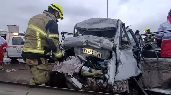 تصادف مرگبار پراید و کامیون در جاده زنجان-قزوین 