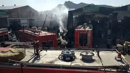 فیلم /  شاهد عینی  سقوط هلیکوپتر ارتش : خلبان خیلی شجاع بود / اگر وسط تره بار سقوط میکرد خیلی ها می مردند