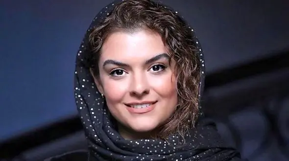  زیبایی خاص دنیا مدنی با چهره طبیعی و بدون آرایش باعث حیرت شد