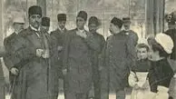 عکس کمیاب مظفرالدین  شاه در حال نوشیدن آب معدنی در سفر فرانسه