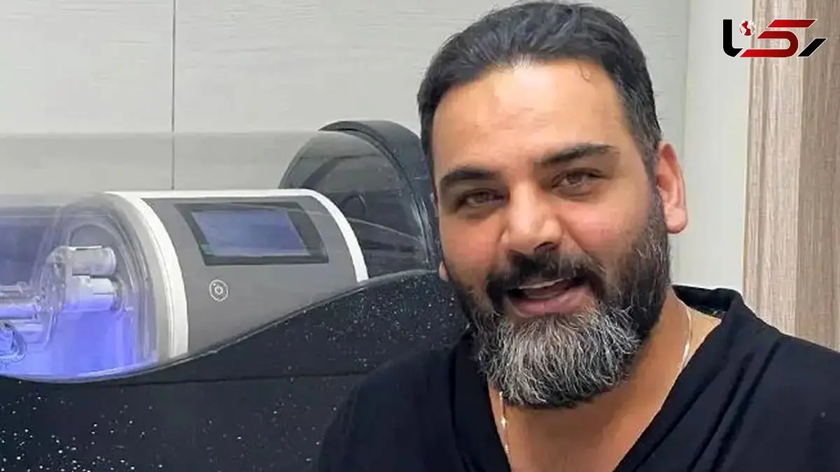 چیدمان شیک مبلمان لاکچری و خوش رنگ خانه مدرن احسان علیخانی/ بوفه چوبی ، میز جلو مبلی، تابلو دیواری و عتیقه جات 