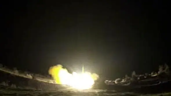 فیلم آتش سوزی پایگاه ویکتوریای آمریکا پس از حمله پهپادی