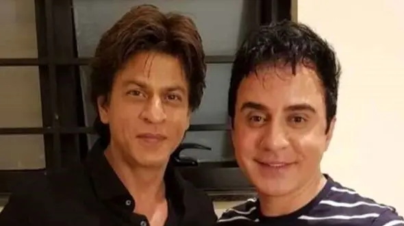 عموپورنگ به آرزویش رسید؛ دیدار و گپ و گفت داریوش فرضیایی با شاهرخ خان در هند+ویدیو