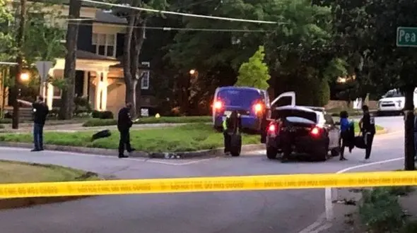 سرقت خودرو پخش مستقیم تلویزیون توسط یک زن +عکس /آمریکا